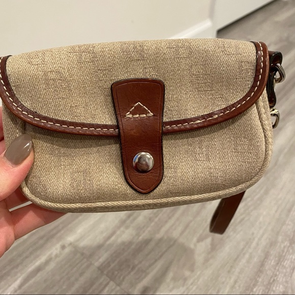 Dooney & Bourke small wristlet / wallet - Picture 6 of 15